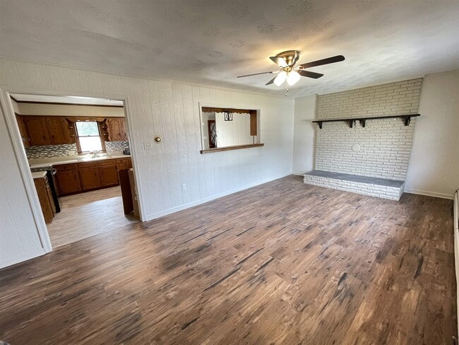 Building Photo - 154 Trenton Ave