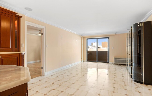 Building Photo - 360 shore Rd