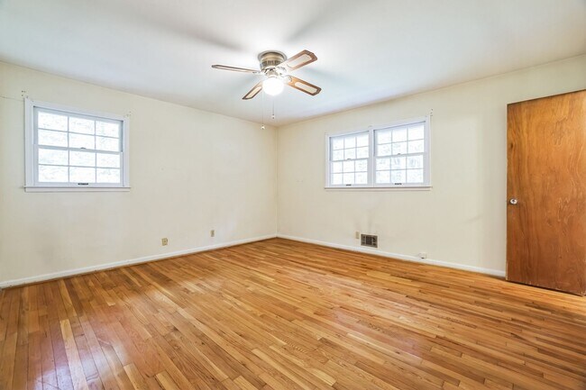 Building Photo - Spacious 5BR / 3BA House in Marietta