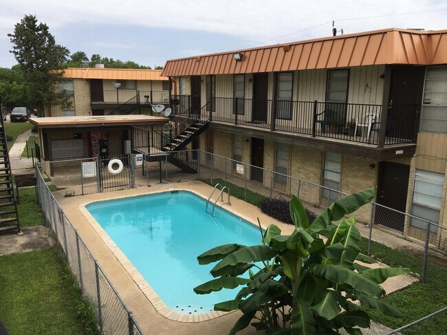 Building Photo - 6929 Timbercreek Dr