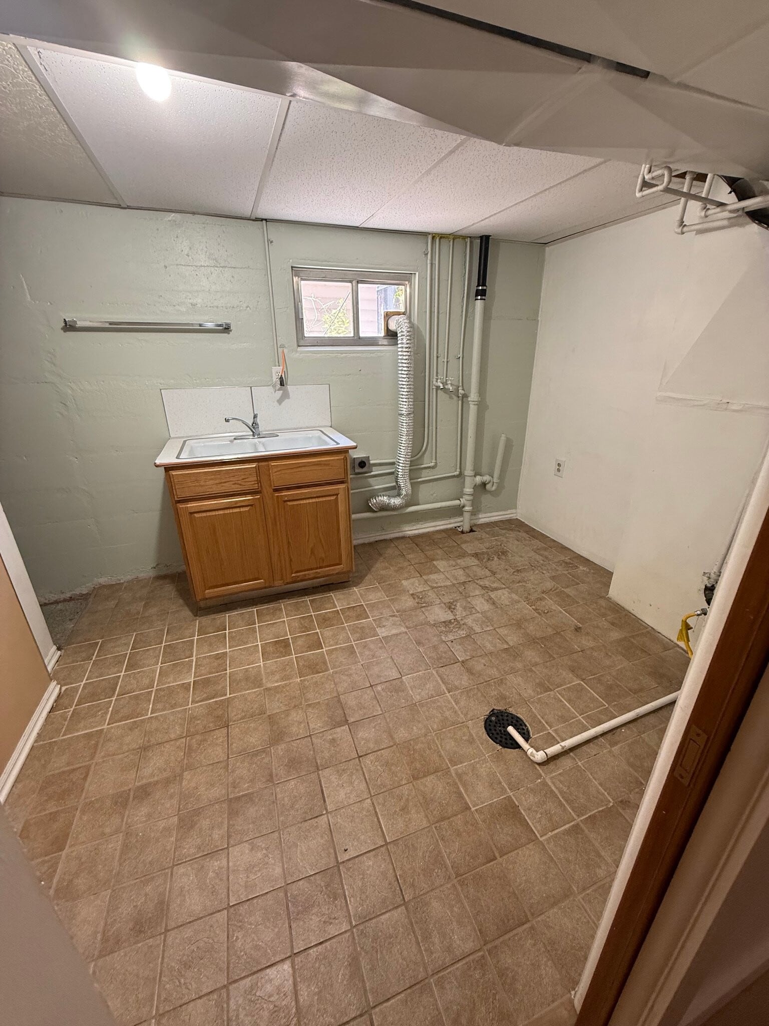 Building Photo - 4624 S Meadow Rd