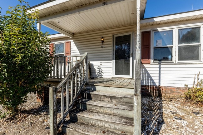 Building Photo - 700 Western Ave