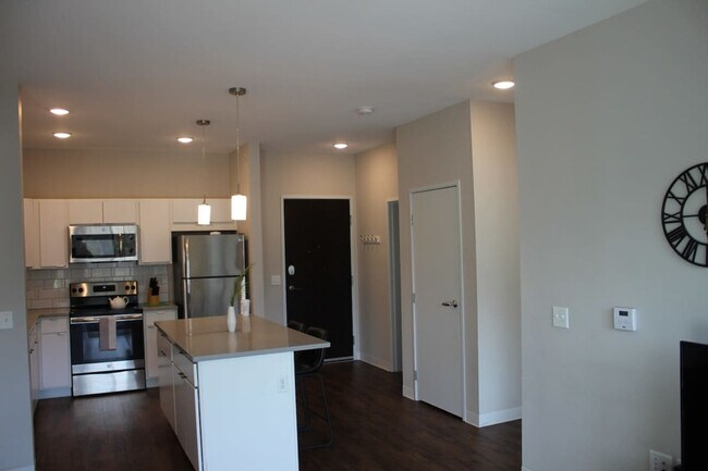 Building Photo - 4415 Lincoln Way