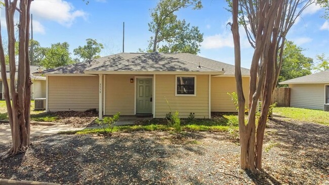 Building Photo - 3559 Balboa Cir