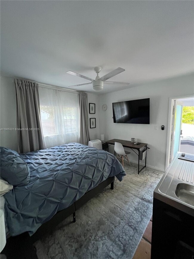 Building Photo - 312 NE 16th Terrace