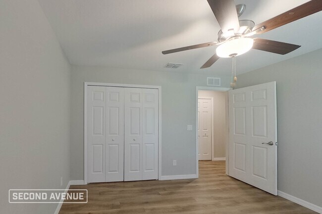 Building Photo - 14051 Canadian Ave