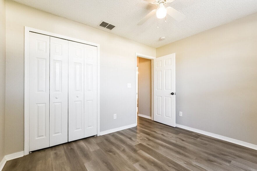 Building Photo - 234 Bay Meadow Dr