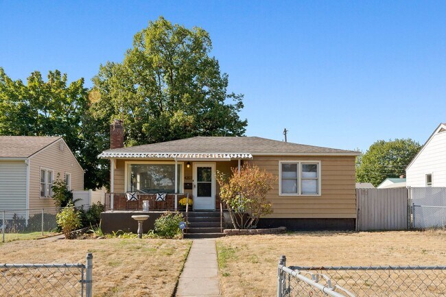 Building Photo - The Garland Bleu 3 bedroom home