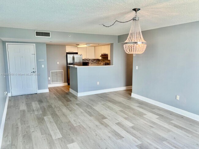 Building Photo - 3000 Coral Wy