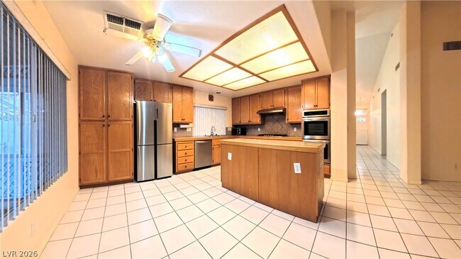 Building Photo - 4844 Jadero Dr