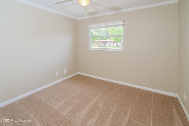 Building Photo - 584 Clermont Ave S