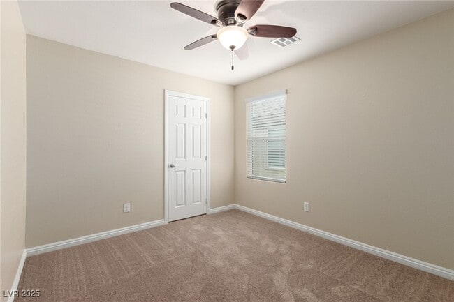 Building Photo - 945 Spiracle Ave