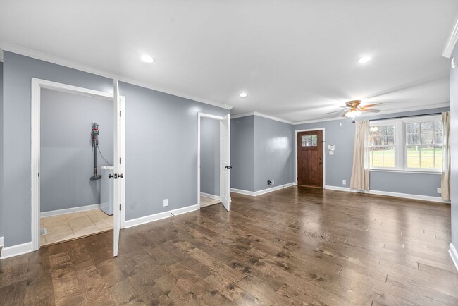 Building Photo - Newly Renovated Home w/ FULL Basement!