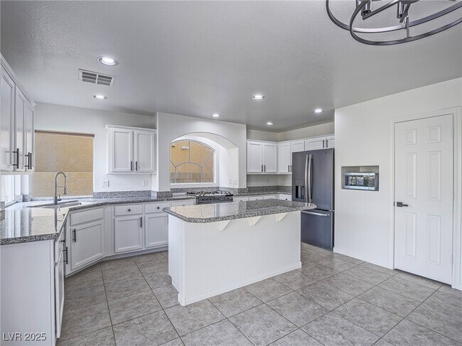 Building Photo - 10898 Carberry Hill St