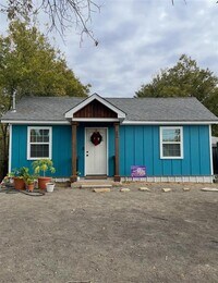 Building Photo - 208 N Waco St