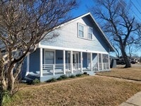 Building Photo - 1103 E Moore Ave