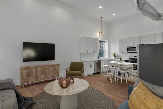 Building Photo - 4731 N Western Ave