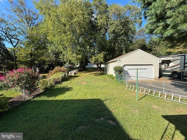 Building Photo - 120 Phillips Ave