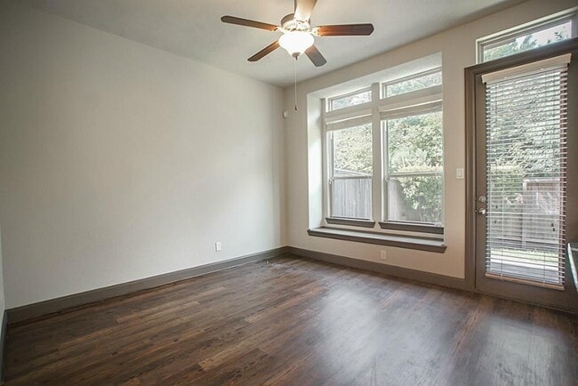 Building Photo - 103 Aventura Pl