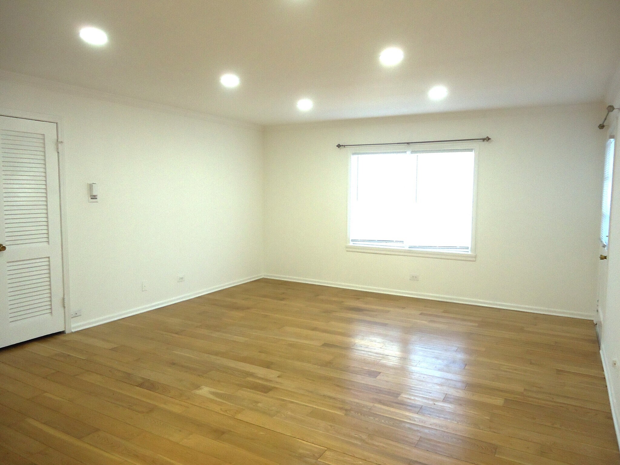 Building Photo - 2818 Dundee Rd