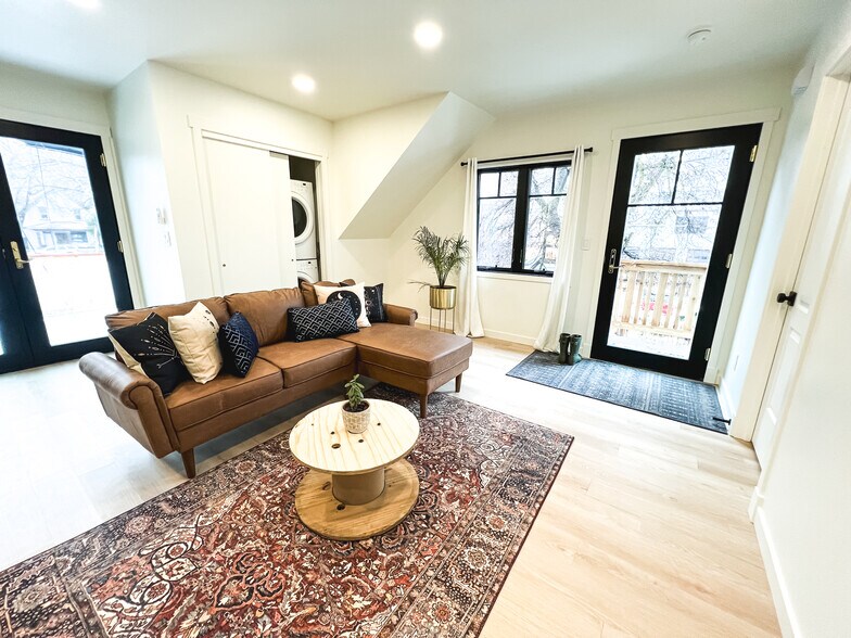 Building Photo - 2520 Jefferson Ave