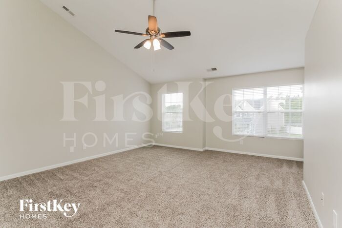 Building Photo - 13704 Stringfellow Ln