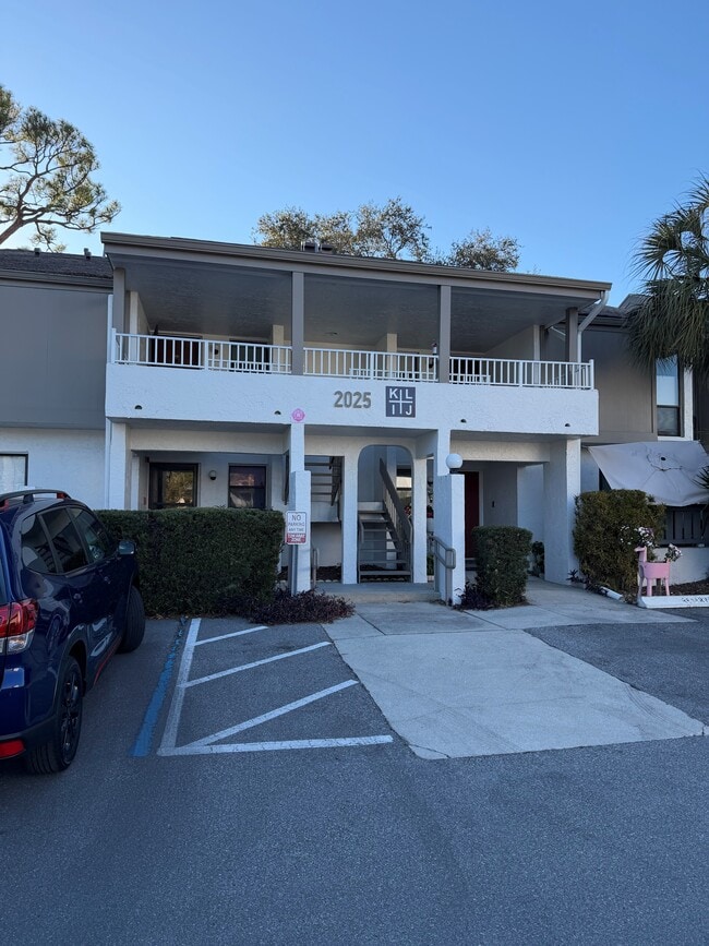 Building Photo - 2025 Lakewood Club Dr S