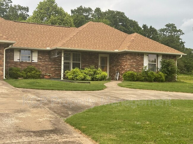 Building Photo - 116 Dub's Way