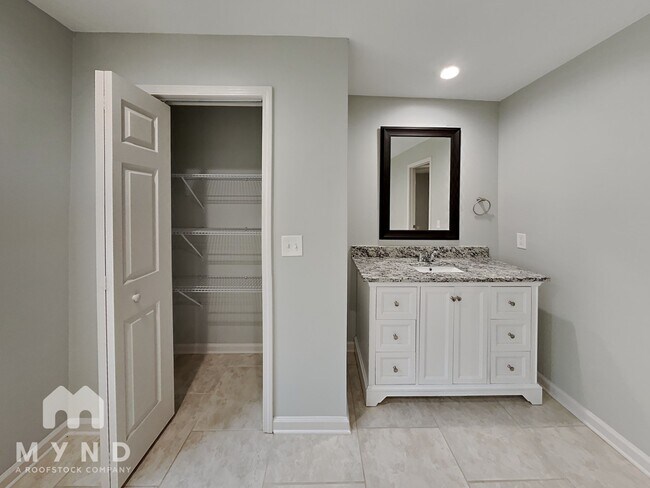 Building Photo - 240 N Hurst Mill Rd