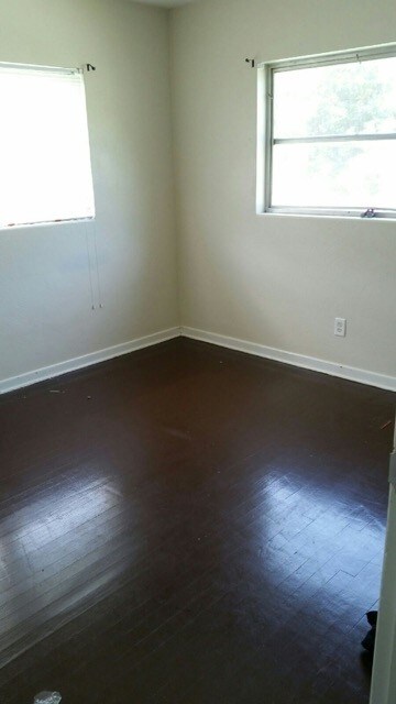 Bedroom - 127 W Palmetto Ave