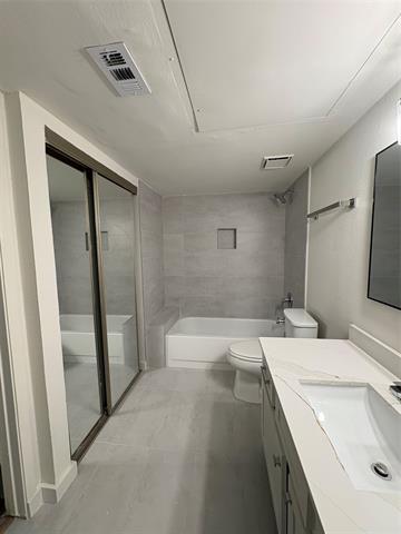 Building Photo - 5550 Spring Valley Rd