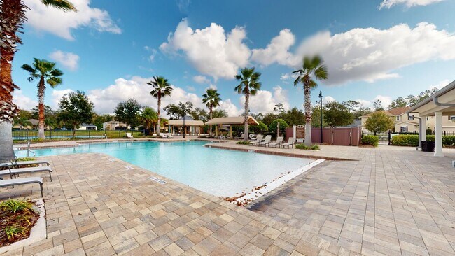 Building Photo - LOCATION! LOCATION! LOCATION!