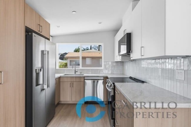 Building Photo - 6640 Valjean Ct