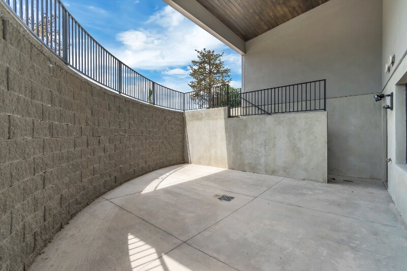 Building Photo - 909 W 1180 N