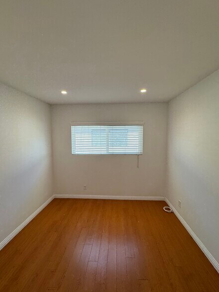 Building Photo - 5708 Woodman Ave