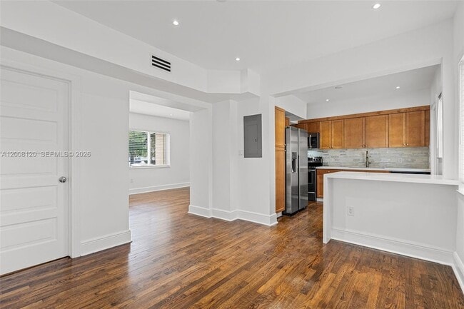 Building Photo - 3500 Ponce de Leon Blvd