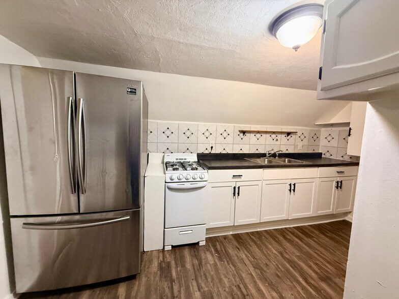 Building Photo - 1022 Huffman St