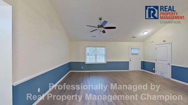 Building Photo - 3 BD/2 BA Home w/Split Bedrooms, Bonus Room, Fenced Yard & Attached Garage