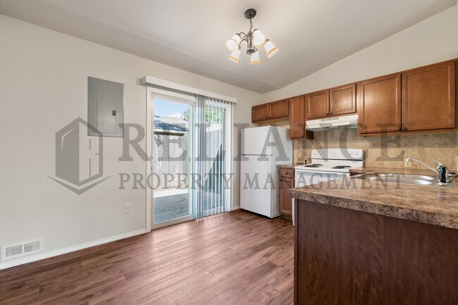 Building Photo - 4240 Newell St
