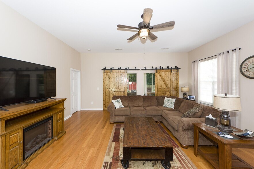 Building Photo - 2613 Spivey Ct