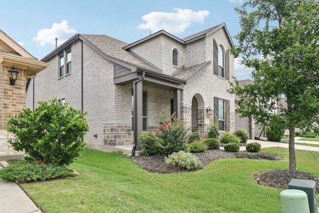 Building Photo - 1329 Stoneleigh Pl