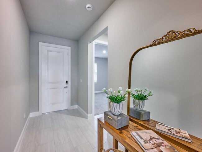 Building Photo - 8960 Dahlia Cir