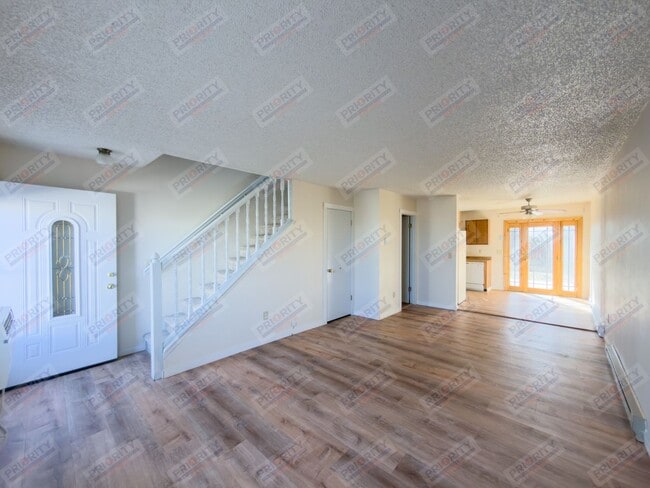 Building Photo - Townhome with a garage