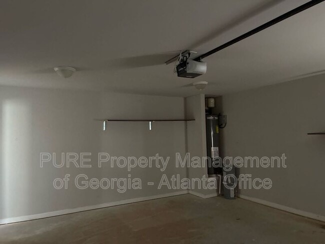 Building Photo - 305 Nutwood Trce