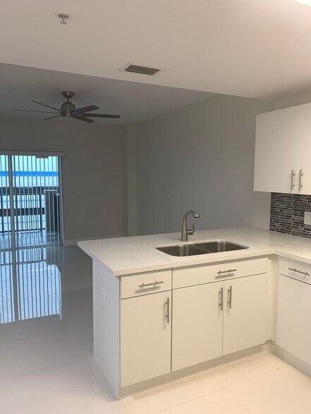 Building Photo - 3410 Coral Way