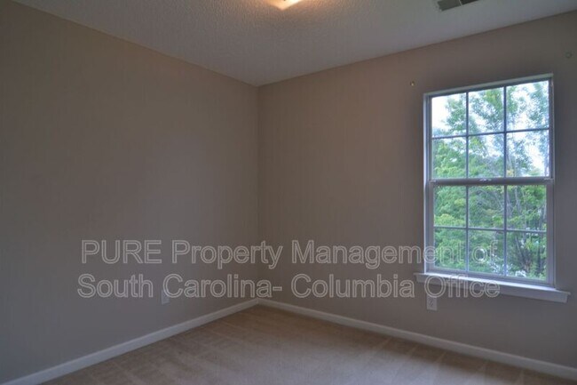 Building Photo - 210 Kingston Forest Dr