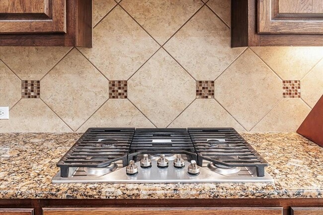 Building Photo - 8113 Via Verde Dr