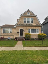 Building Photo - 318 Earle Ave