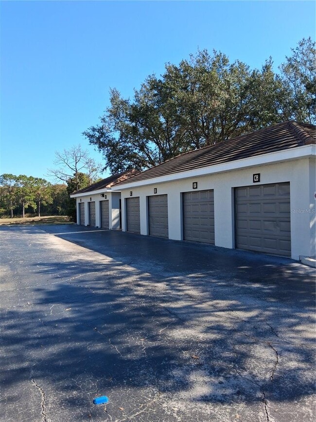 Building Photo - 13827 Fairway Island Dr