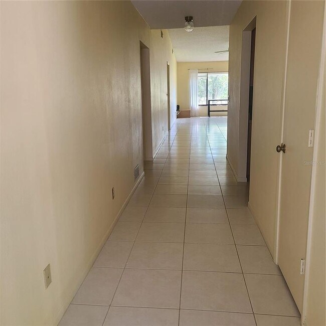 Building Photo - 3505 Tarpon Woods Blvd